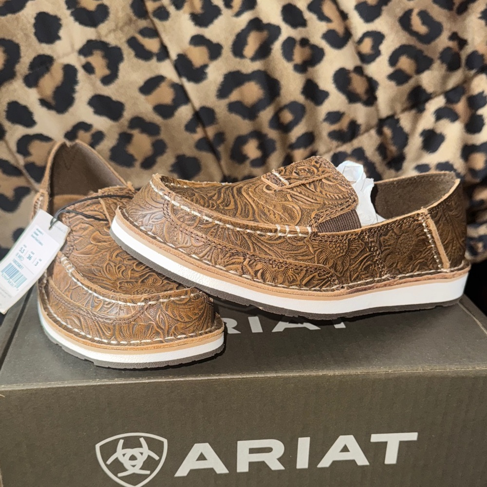 Ariat Woman’s Brown Floral Cruiser